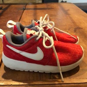 Little kids Nike shoes red size 9c